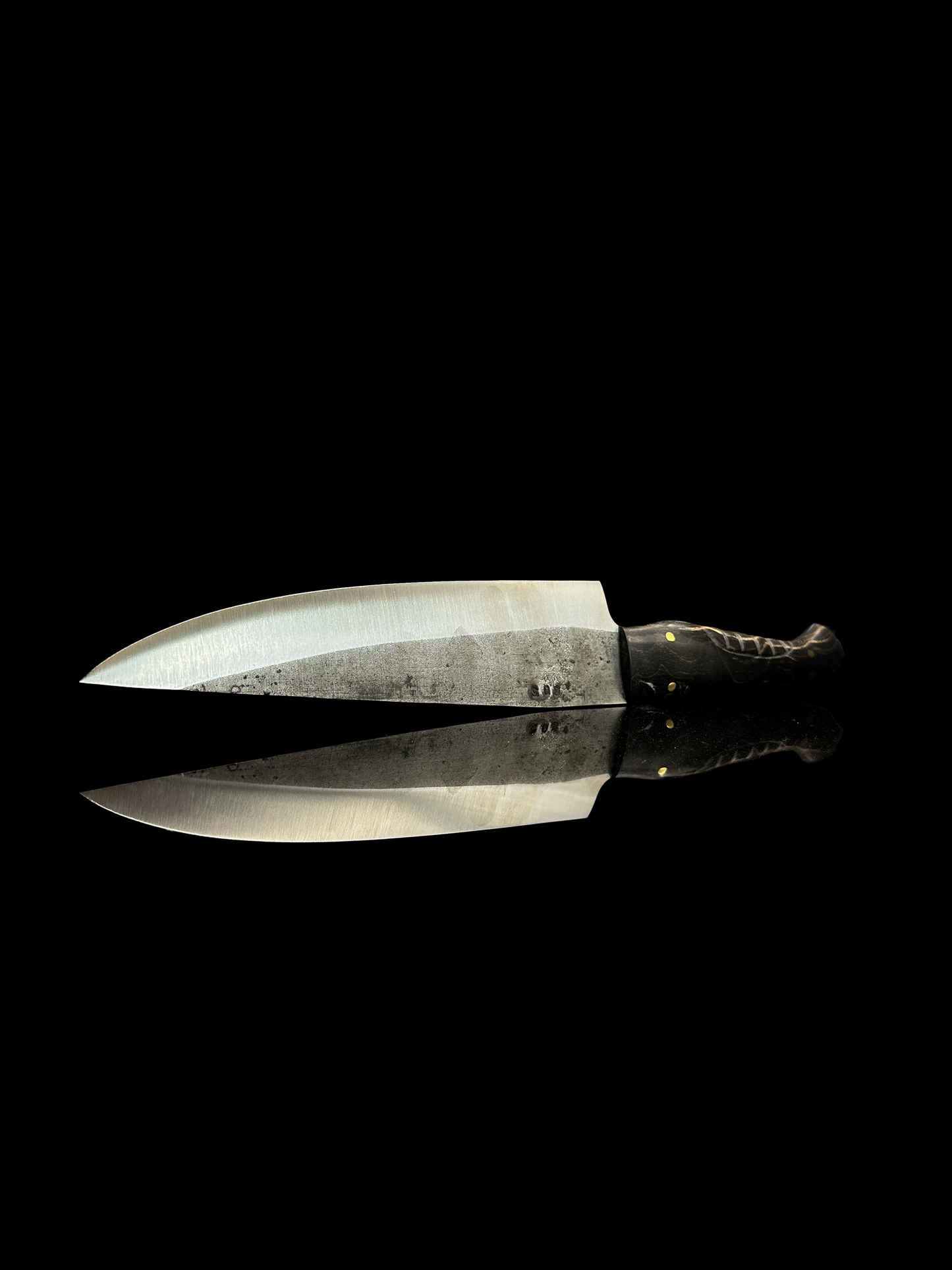 Küchenmesser Dips 005, Griff stabilisiert mit kleinen geschnitzten Akzenten