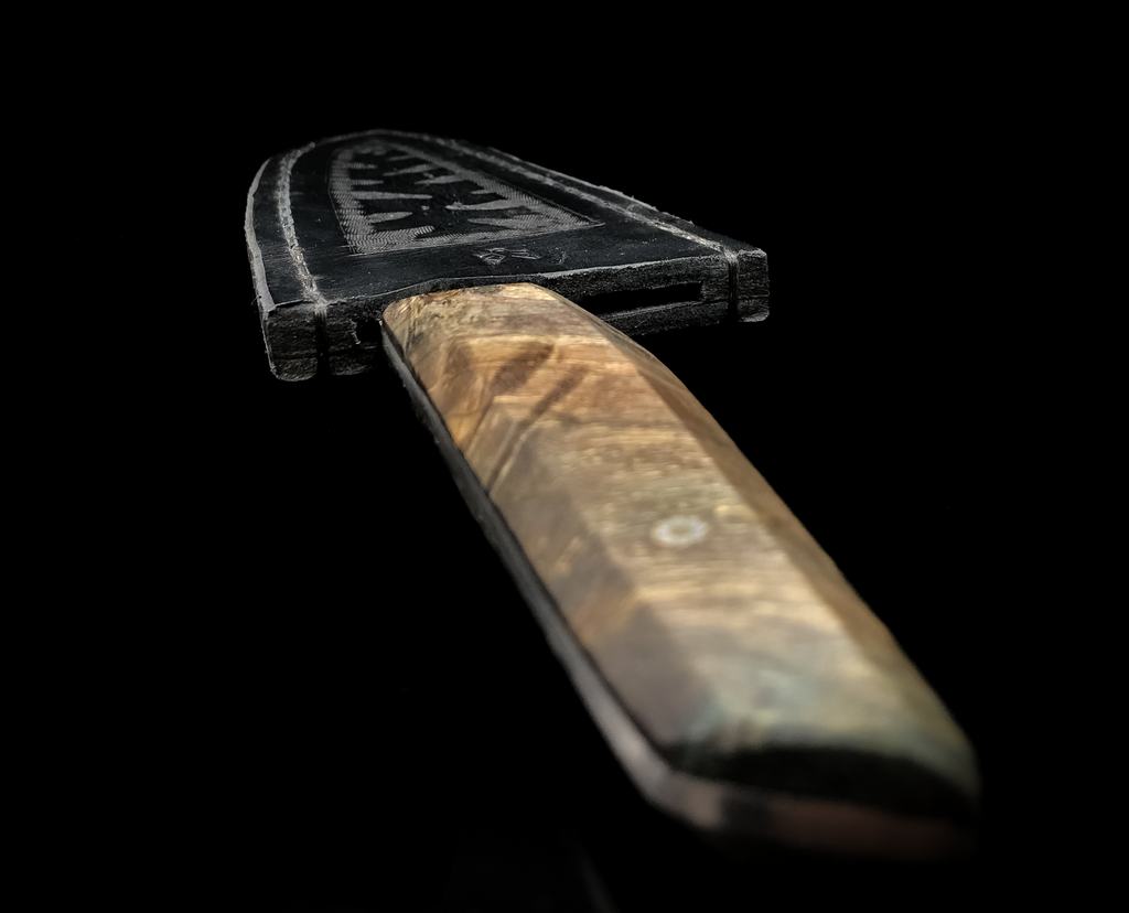 Magst du altes Messer mit stabilisiertem Griff aus Pappel.